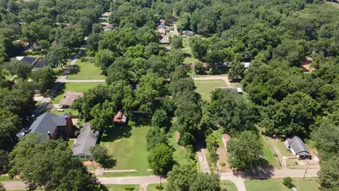 402 E Taylor, Jefferson, TX 75657