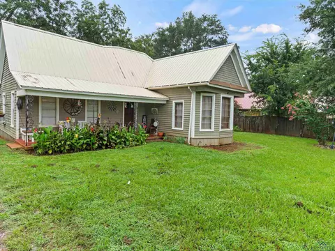 503 N Milam St, San Augustine, TX 75972
