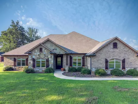 237 E Burton Dr, Longview, TX 75603 photo 1
