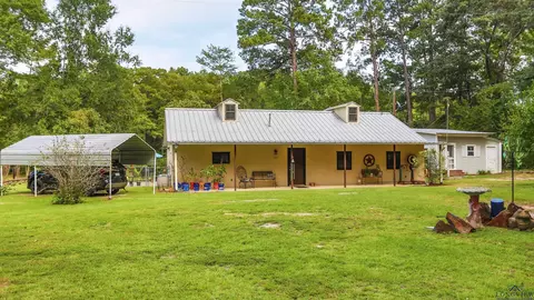 1281 Moxley Grocery Rd, Karnack, TX 75661