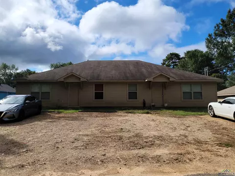 155 W 157 W Holt St, New London, TX 75682