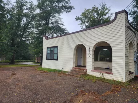 2805 Victory Dr, Marshall, TX 75672 photo 1