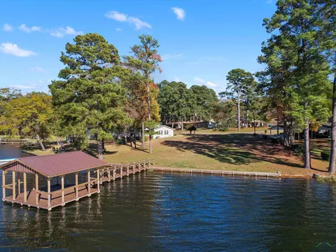 4139 4141 Lakeshore Dr, Lone Star, TX 75668