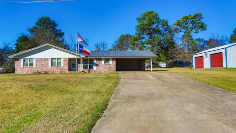 565 Furrh Rd, Waskom, TX 75692