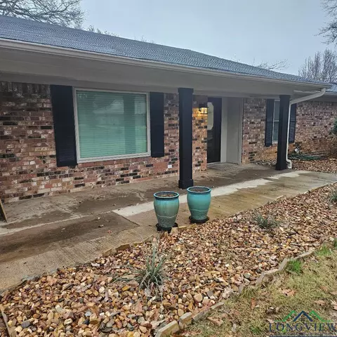 1810 Beth Dr, Longview, TX 75605 photo 1