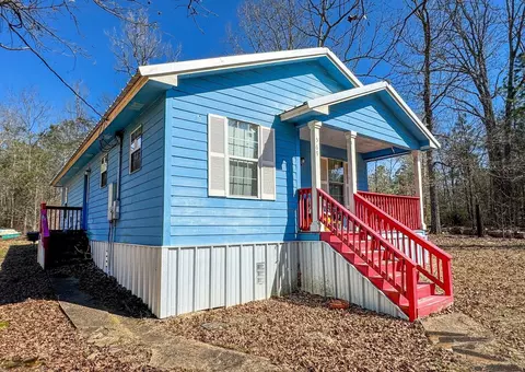 569 Whippoorwill Dr, Jefferson, TX 75657