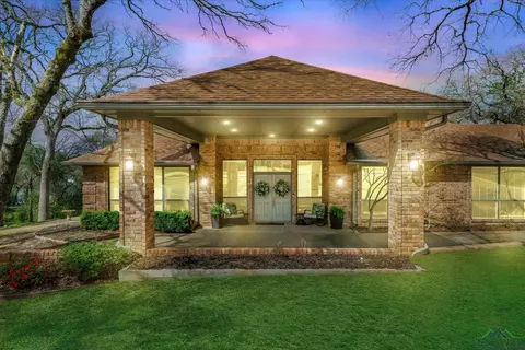 318 Crestview Ln, Hideaway, TX 75771