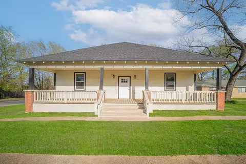 1104 N Bolivar, Marshall, TX 75670