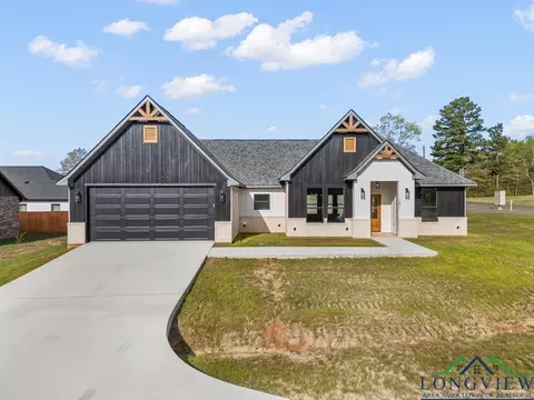 101 Queens Ct, Marshall, TX 75672 photo 1