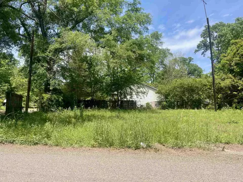 819 E Dean Ave, Longview, TX 75602