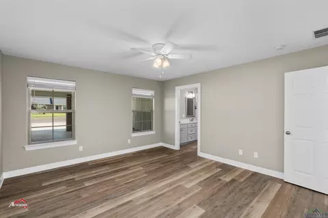 108 Benny St, Longview, TX 75604 photo 11