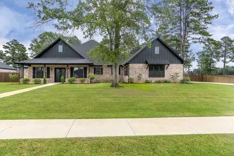 145 Waterfowl Ln, Longview, TX 75602