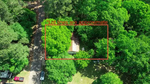 747 Whippoorwill Dr, Jefferson, TX 75657