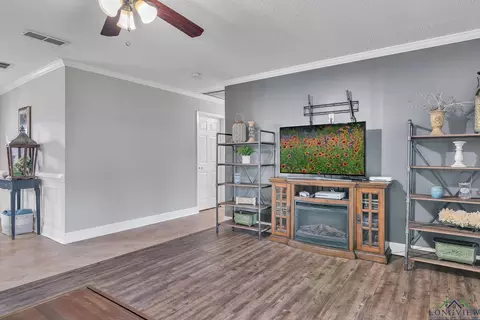 313 Walters St, Longview, TX 75603 photo 9