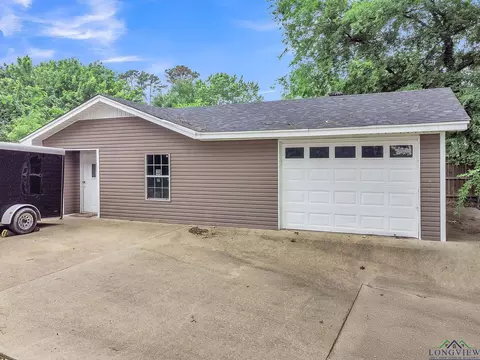 313 Walters St, Longview, TX 75603 photo 4