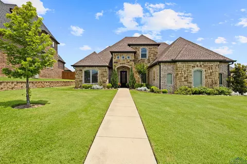 1600 Olympic Dr, Longview, TX 75605