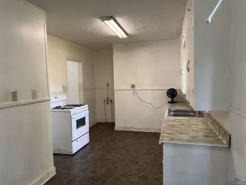 710 Aurel Ave, Longview, TX 75602 photo 3