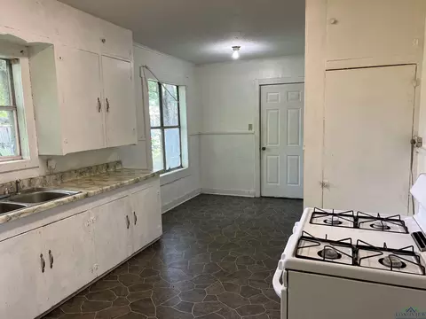 710 Aurel Ave, Longview, TX 75602 photo 2