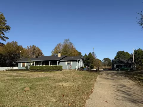 572 E Mountain Rd, Longview, TX 75604