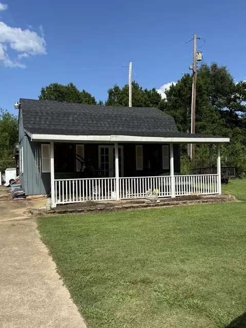 Exterior - 572 E Mountain Rd, Longview, TX 75604 photo 2 of 9