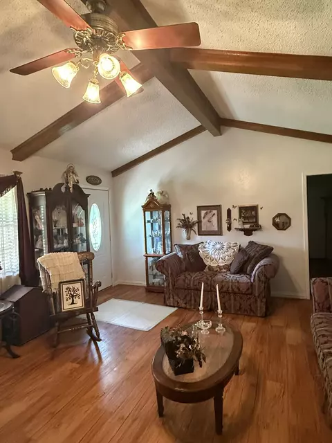 Living - 572 E Mountain Rd, Longview, TX 75604 photo 1 of 6