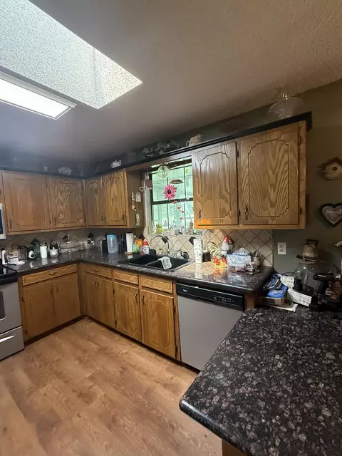 Kitchen - 572 E Mountain Rd, Longview, TX 75604 photo 2 of 11