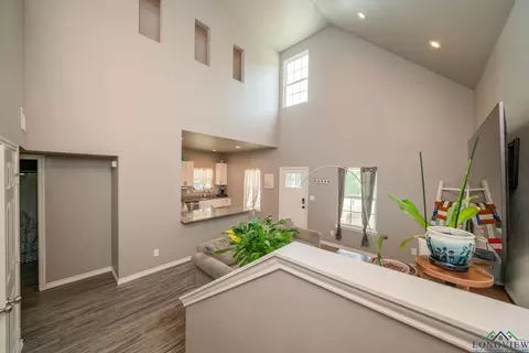 Entry Way - 207 Reel Rd, Longview, TX 75604 photo 2 of 2