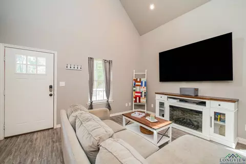 Living - 207 Reel Rd, Longview, TX 75604 photo 1 of 2