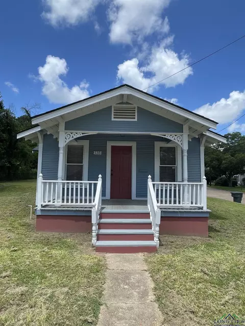 135 N Sanders, Nacogdoches, TX 75964