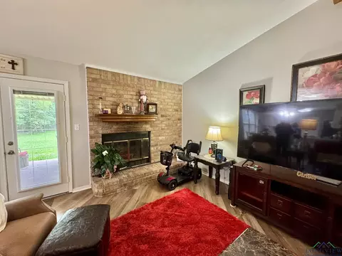 210 E Twilight Dr, Longview, TX 75604 photo 7