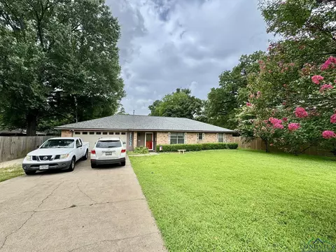 210 E Twilight Dr, Longview, TX 75604 photo 1