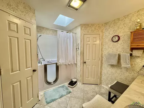 210 E Twilight Dr, Longview, TX 75604 photo 15