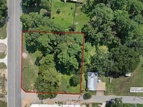 105 Watlington St, Center, TX 75935