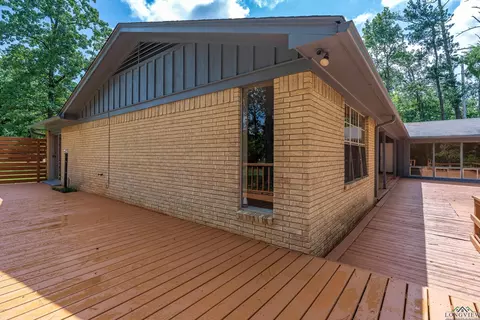 1004 Akin Dr, Longview, TX 75605 photo 10