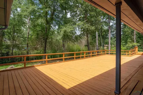 1004 Akin Dr, Longview, TX 75605 photo 14