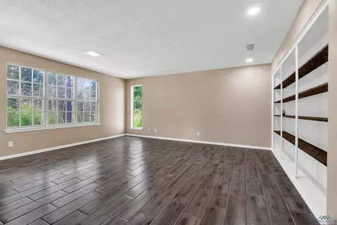 1004 Akin Dr, Longview, TX 75605 photo 36
