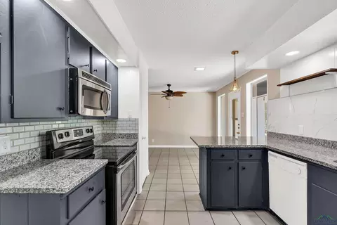 1004 Akin Dr, Longview, TX 75605 photo 33
