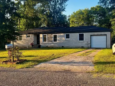 802 Pamela Dr, Marshall, TX 75672