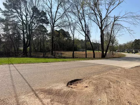 408 Millville Dr, Henderson, TX 75652