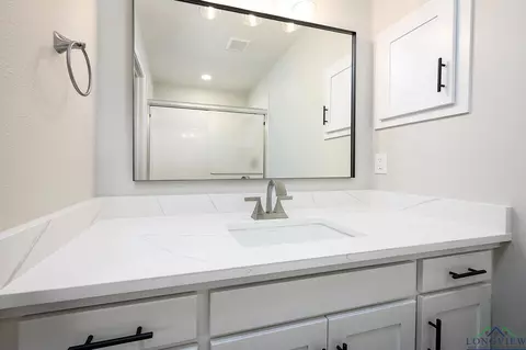 Bath - 1902 Beth Dr, Longview, TX 75604 photo 1 of 2