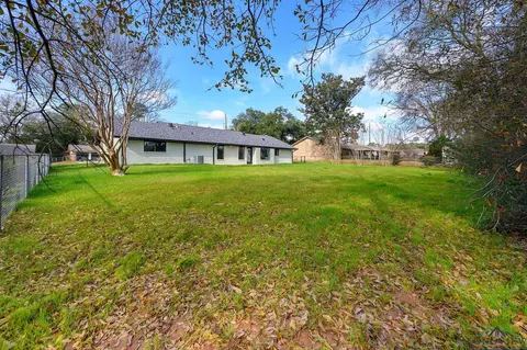 Exterior - 1902 Beth Dr, Longview, TX 75604 photo 6 of 9
