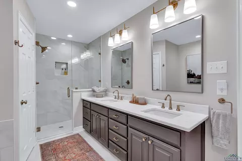 Bath - 1809 Chisolm Trl, Longview, TX 75605 photo 3 of 5