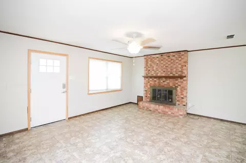 2825 Jay Dr, Longview, TX 75605 photo 4