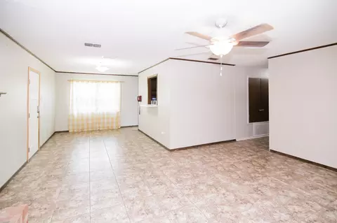 2825 Jay Dr, Longview, TX 75605 photo 3