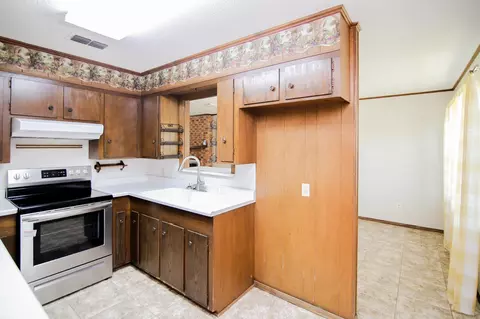 2825 Jay Dr, Longview, TX 75605 photo 9