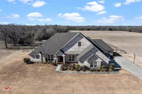 15631 Stallion Lake Blvd, Lindale, TX 75771