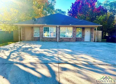 204 W Sycamore Ln, Longview, TX 75604