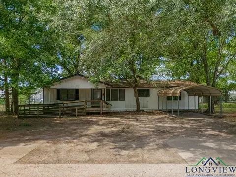Exterior - 337 Walker St, Gilmer, TX 75644 photo 1 of 4
