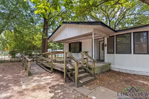 Exterior - 337 Walker St, Gilmer, TX 75644 photo 2 of 4
