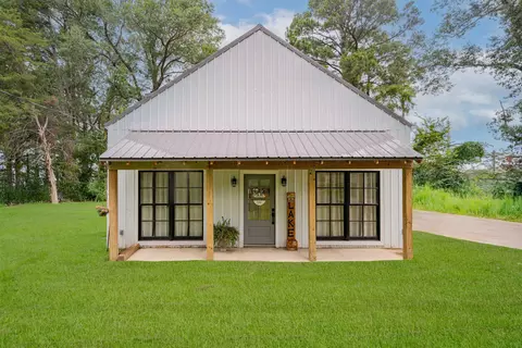 305 County Road 193, Gary, TX 75643